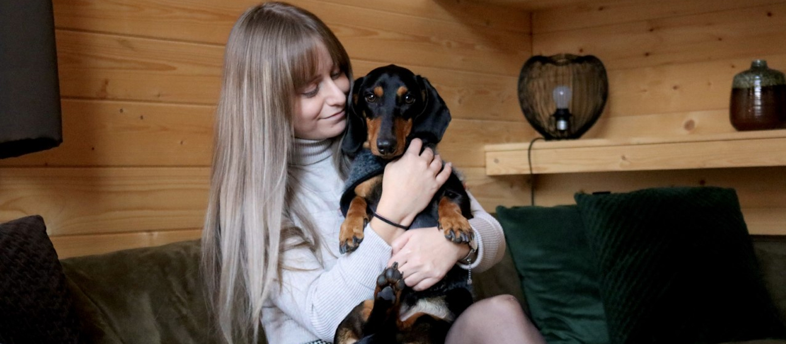 Header over ons teckel